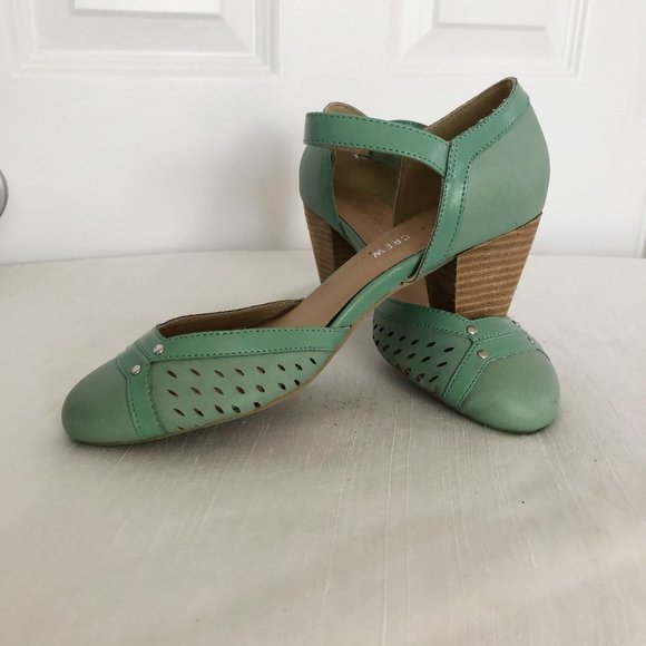 Chelsea Crew Cut Out Heels - Picture 1 of 4